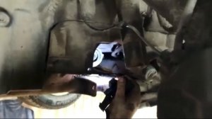 Замена правого сальника привода (редуктора) БМВ Х5 Е70 и лайфхак по затяжке сайлентблоков рычагов