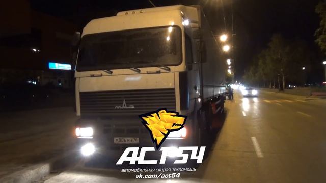 Пьяный ярославский дальнобойщик в центре Новосибирска смотреть онлайн