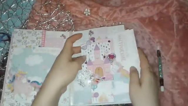 Скрапбукинг / Обзор готового альбома "Принцесса " смотреть онлайн