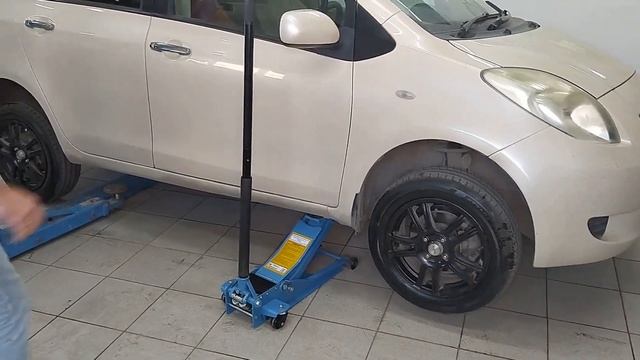 Домкрат подкатной Т31513 смотреть онлайн