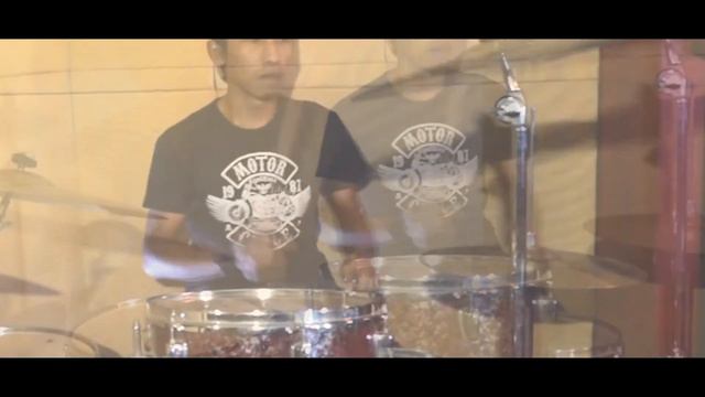 Let Me Down Slowly - Alec Benjamin ( Azalika ft. Twins Cover ) смотреть онлайн