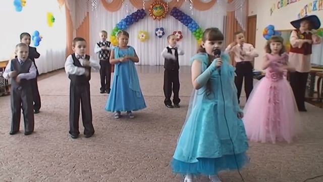 Поют дети в детском САДу, песенка для детей "Божья коровка"! 206 смотреть онлайн