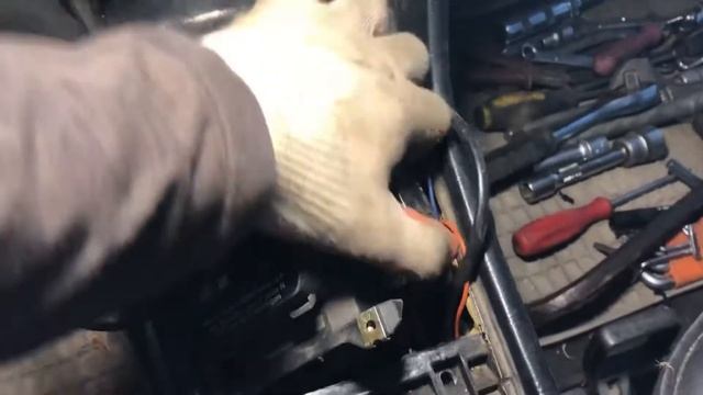 Как снять селектор акпп на Mercedes-Benz W124 смотреть онлайн