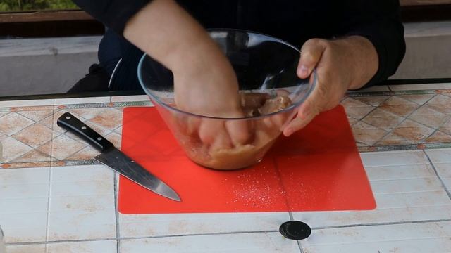 Шашлык Рецепт простой и надёжный Как замариновать и как приготовить сочный шашлык на мангале смотреть онлайн