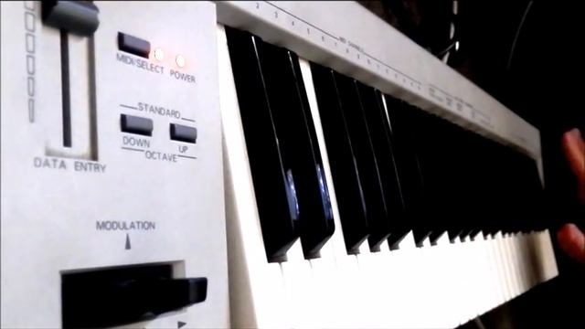 Roland PC-200 midi controller demo. Love the simplicity of this pioneer keyboard. смотреть онлайн