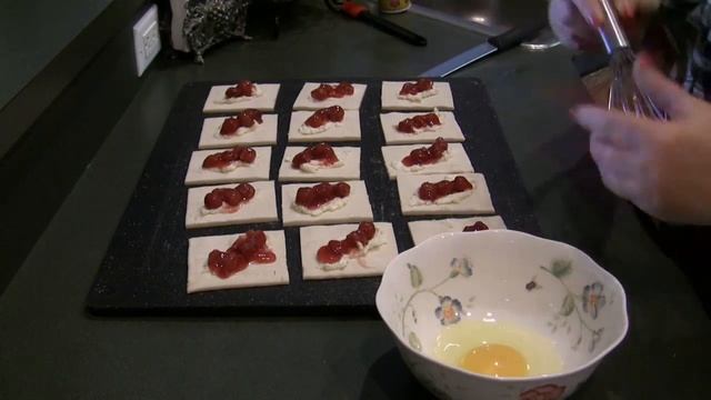 Пироги с карри и кокосовым молоком