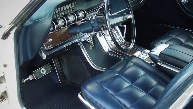 Classic Cars for Sale Brisbane - Ford Thunderbird Town Landau 1966 смотреть онлайн