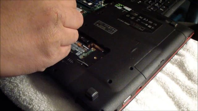 MSI Ge70 Apache Pro 012: How to Install a msata SSD смотреть онлайн