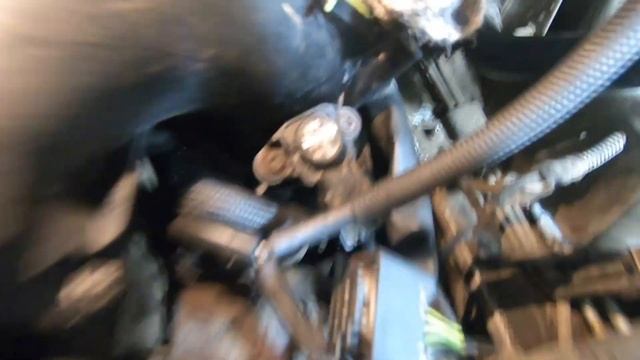 Замена впускного коллектора Вито 639 ОМ651 Часть2(Установка) смотреть онлайн