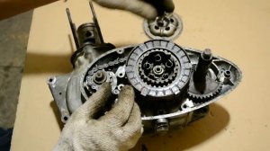 Разбираем и рассматриваем конструкцию двигателя мотоцикла Минск М1М 1966 г.в.