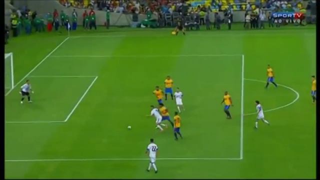 Красивый гол Роналдо на открытии Мараканы .Amazing Goal Ronaldo Ronaldo Friends x Bebeto Friends смотреть онлайн