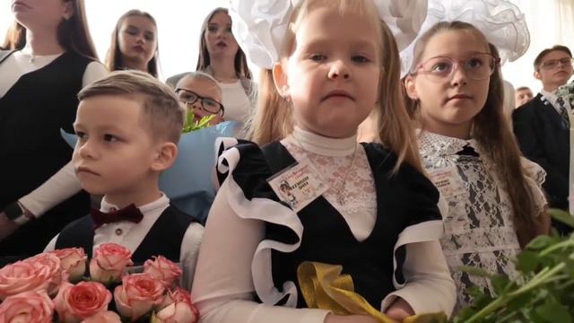 В школах Рузского городского округа прозвенели первые звонки смотреть онлайн