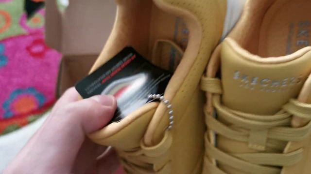 Recenzie Video Adidasi Galbeni De La Skechers Stand On Air