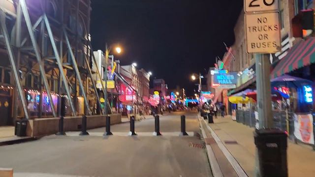 Home of the blues. Beale Street. Популярная улица в Мемфисе. смотреть онлайн