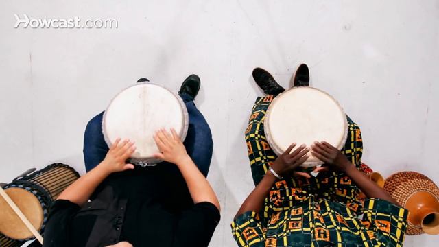 How to Play Basic Sounds on Djembe | African Drums смотреть онлайн