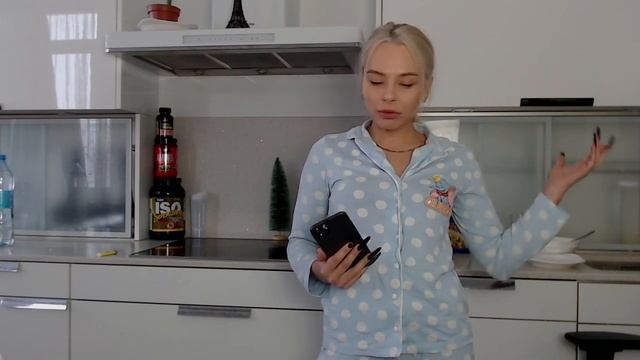 МИХАЛИНА ПОКАЗАЛА ТРYСИКИ смотреть онлайн