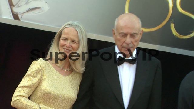 Alan Arkin at 85th Annual Academy Awards - Arrivals on 2/... смотреть онлайн