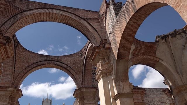 Antigua, Guatemala and the Earthquake Ruins of 1773 [Amazing Places 4K] смотреть онлайн
