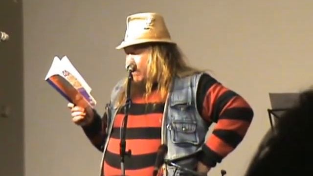 Андрей Чемоданов читает свои стихи смотреть онлайн