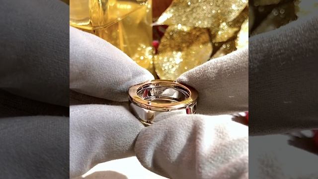 Подарочное мужское кольцо из трёх видов золота с бриллиантом и гравировкой кардиограммы сердца