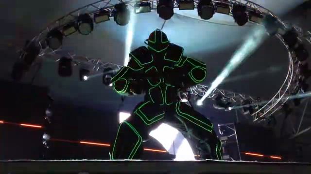 CombiLive Kazantip Robot and Spicy Cat смотреть онлайн