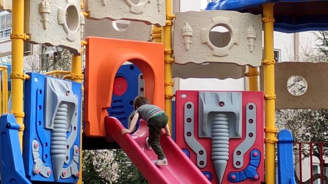 Детские площадки Ыспарты, Чюнюр смотреть онлайн