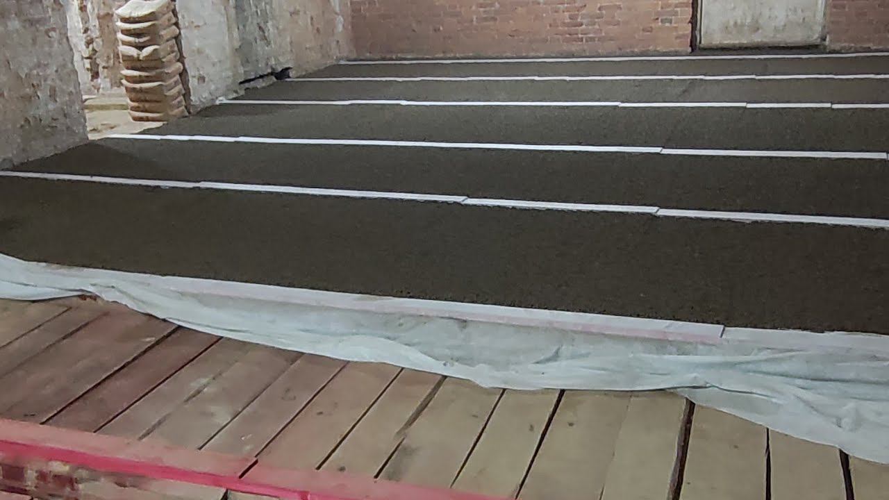 Стяжка по деревянным балкам. Шумоизоляция и "экологичность". Август 2024 смотреть онлайн