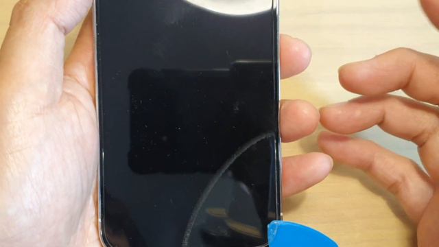 iPhone 12/12 Pro: How to Remove Whitestone Dome Glass Screen Protector смотреть онлайн