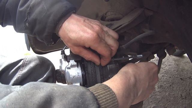 ЗАМЕНА ПЕРЕДНИХ ТОРМОЗНЫХ КОЛОДОК ВАЗ 2101-2107 (КЛАССИКА) смотреть онлайн