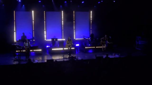 HAIM "Want You Back" Berlin 2018 смотреть онлайн