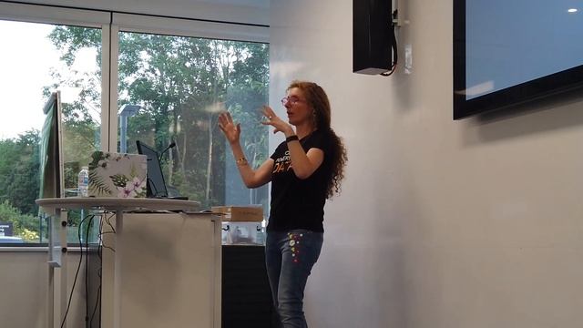 ✅ Julie Lerman talks about DDD and EF Core 3 смотреть онлайн