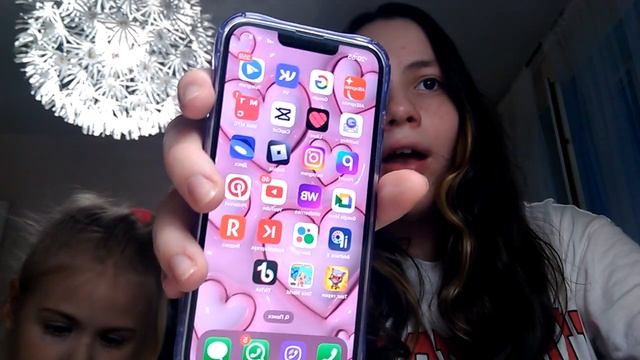 Мы с моей подругой Яной делаем обзор на её телефон iPhone 13) смотреть онлайн