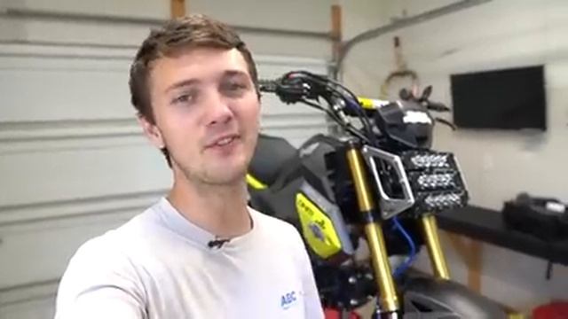Beginner Stunt Setup with Grom Garage смотреть онлайн