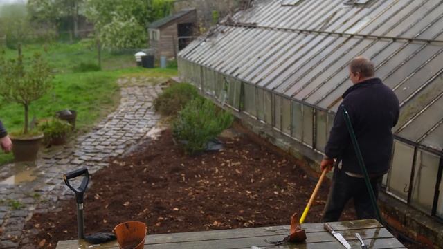 How I Created My Own Beatrix Potter-Inspired Cottage Garden смотреть онлайн