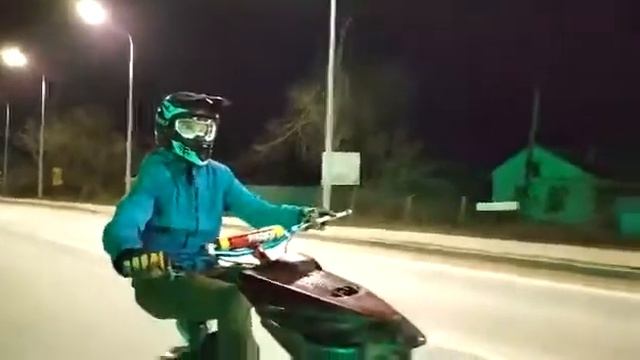 FZM. Стант на скутере,валящий джог