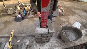 Кладка кирпичных столбов под расшивку из колотого кирпича!