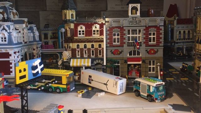 АНАЛОГ LEGO 10211 - GRAND EMPORIUM - LION KING 180061