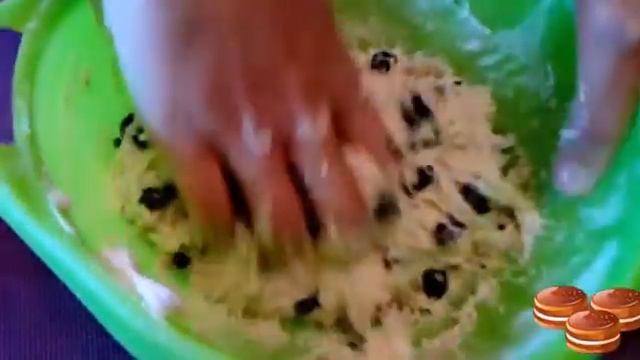 Творожные булочки с изюмом смотреть онлайн