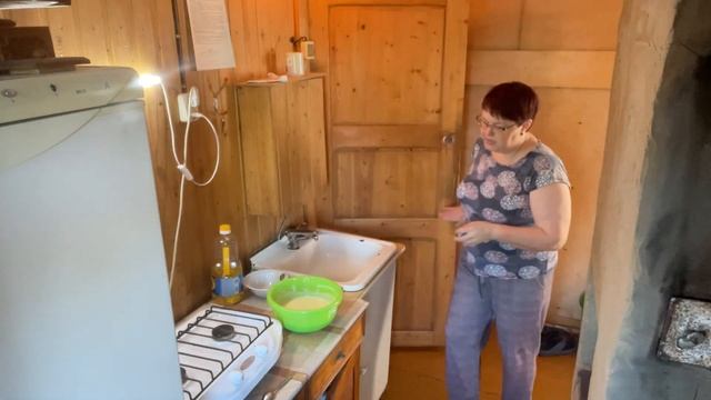 900/ ДЕРЕВЕНСКОЕ УТРО С ОЛАДЬЯМИ! ОБЖИВАЕМСЯ! смотреть онлайн