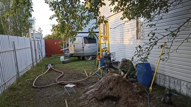 Абиссинская скважина 30 метров на границе Тверской и Московской области. Очень тяжелая скважина. смотреть онлайн