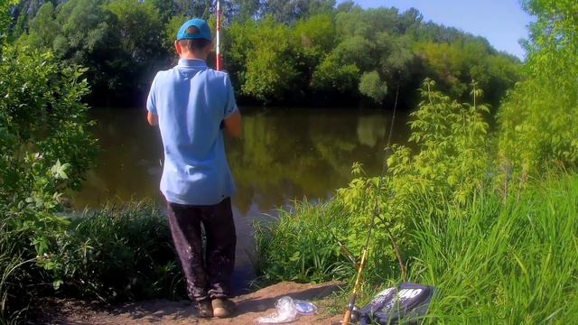 Рыбалка на реке утром.Хороший клёв уклейки,линя,плотвы,чехони смотреть онлайн
