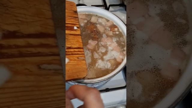 гороховый суп с копчёнными рёбрышками #гороховыйсуп #еда #кулинария