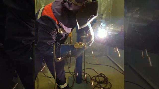 Kemppi MLS 2300 ACDC против Lincoln Electric INVERTEC V-350 PRO. Битва двух легенд. смотреть онлайн