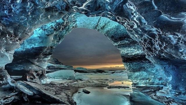 Ледяная пещера парка Skaftafell смотреть онлайн
