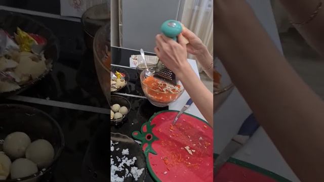 Натирание плавленого сыра дружба в салат мимоза часть 157 ????? смотреть онлайн