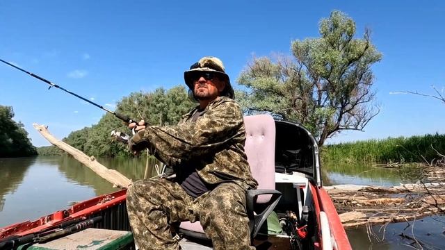 Рыбалка на Оби ( Сузун ) 12 июня 2023г. Рыбалка на подъеме воды, рыбка весело поклевывает. смотреть онлайн