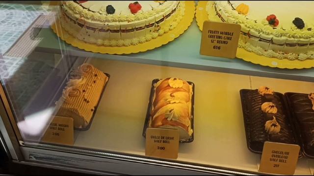 Покупаем торт на Филиппинах. Магазин кондитерских изделий Goldilocks, ассортимент и цены на торты. смотреть онлайн
