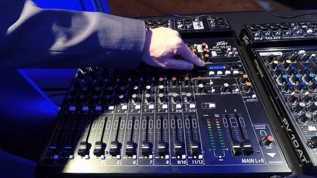 Peavey PV14-AT Mixer with AutoTune смотреть онлайн
