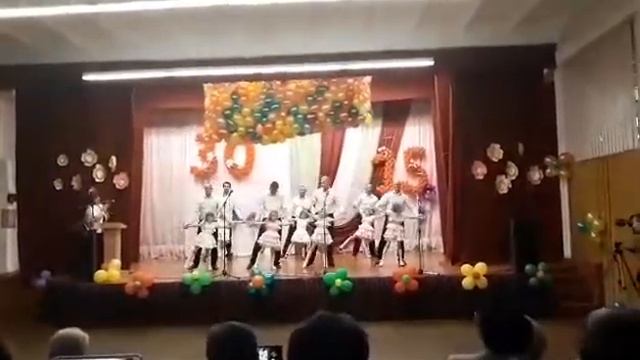 Танец пап и дочек смотреть онлайн