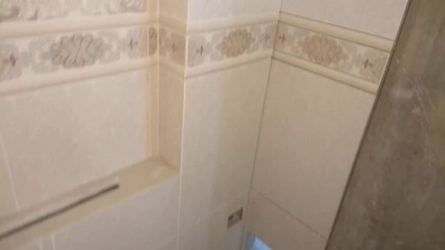Плитка в ванной. Решение вопроса с батареей. смотреть онлайн